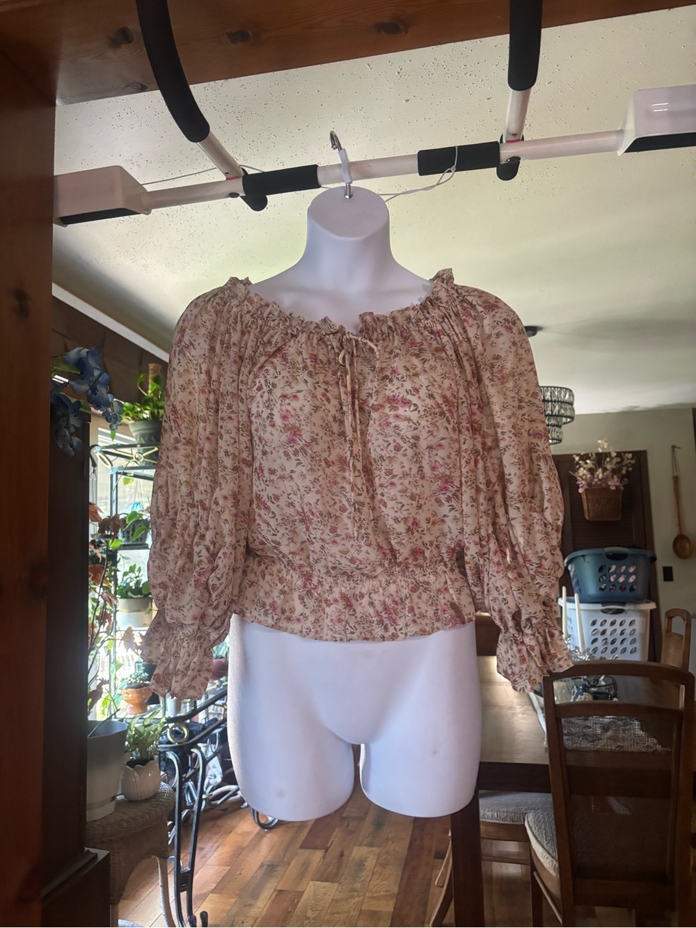 Dress Forum Florals Peasant Women’s  Blouse in Cream and Pink Size Small